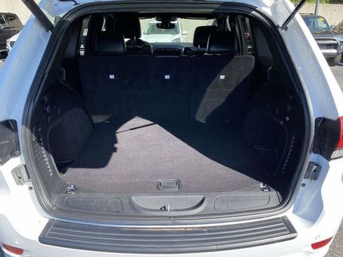 Used 2020 Jeep Grand Cherokee Altitude image 12