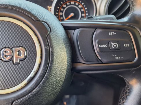 Used 2020 Jeep Wrangler Sport AWD/4WD image 20
