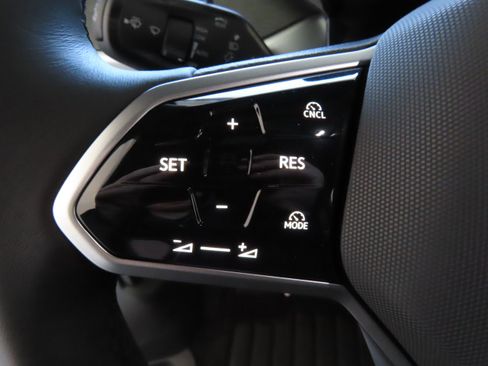 New 2025 Volkswagen ID. Buzz Pro S image 19