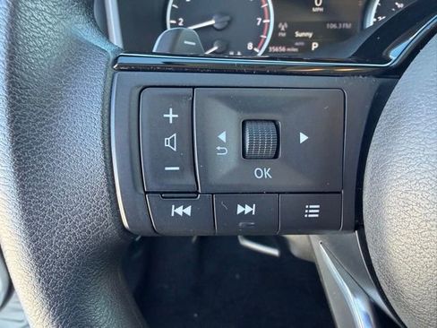 Used 2023 Nissan Rogue SV image 14