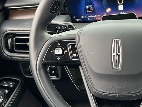 Used 2025 Lincoln Aviator Reserve image 20