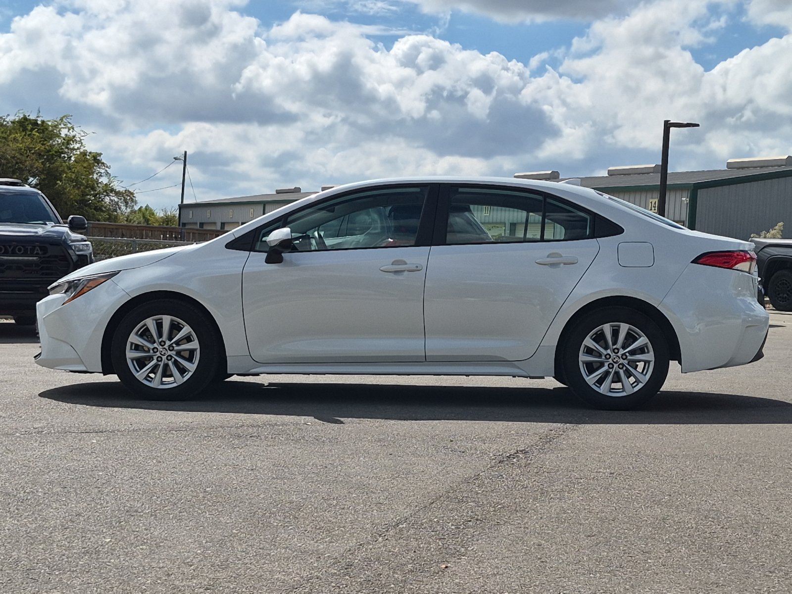 Used 2026 Toyota Corolla LE w/ LE Premium Package FWD image 2