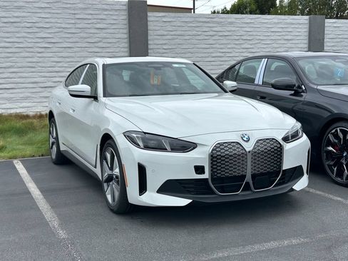 New 2026 BMW i4 eDrive40 w/ Premium Package RWD image 2