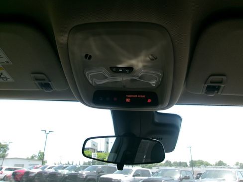 Used 2025 Buick Encore GX Preferred w/ Comfort Package FWD image 19