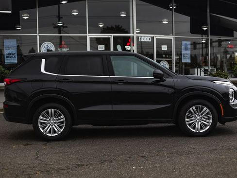 Used 2022 Mitsubishi Outlander ES image 7