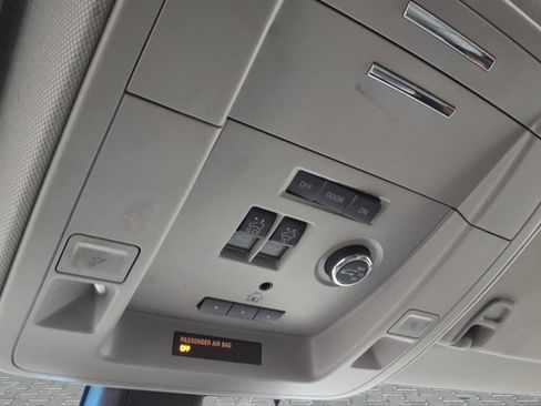 Used 2018 Chevrolet Suburban Premier image 22