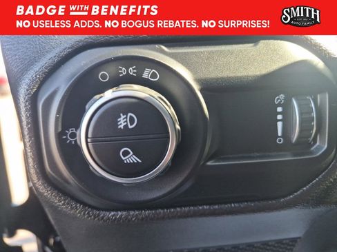 Used 2023 Jeep Gladiator Sport AWD/4WD image 17