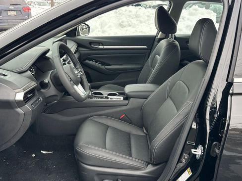 New 2025 Nissan Altima 2.5 SL image 9