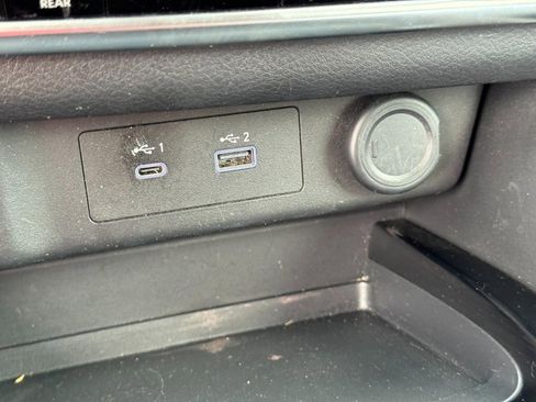 Used 2022 Nissan Rogue SV image 22