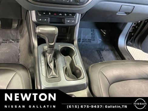 Used 2020 Chevrolet Colorado Z71 w/ Z71 Midnight Edition AWD/4WD image 17