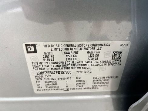 Used 2023 Buick Envision Avenir AWD/4WD image 29
