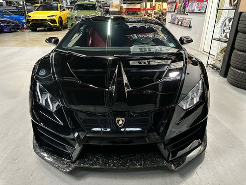 Used 2017 Lamborghini Huracan LP 580-2 image 2