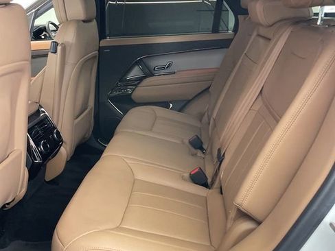 Used 2024 Land Rover Range Rover Sport SE image 7