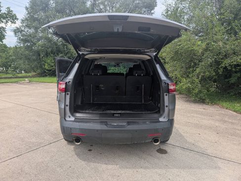 Used 2018 Chevrolet Traverse LT AWD/4WD image 6