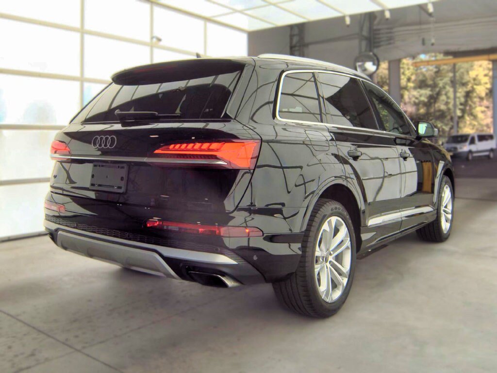 Used 2025 Audi Q7 3.0T Premium Plus AWD/4WD image 7