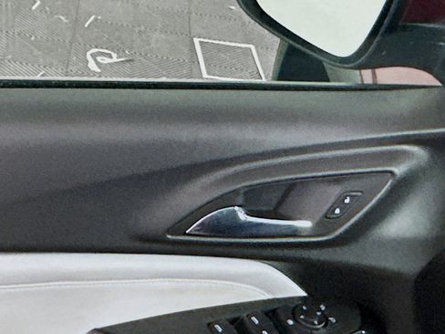 Used 2024 Chevrolet Trax LT image 15