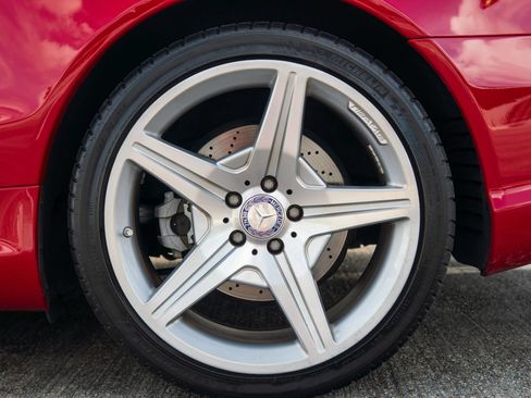 Used 2011 Mercedes-Benz SL 550 image 25
