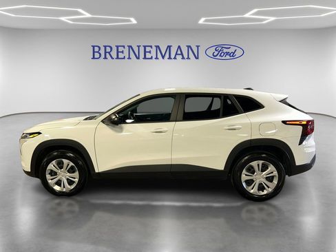 Used 2025 Chevrolet Trax LS image 8