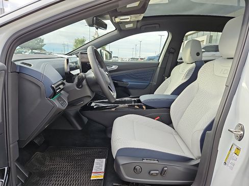 New 2025 Volkswagen ID.4 Pro S Plus image 13
