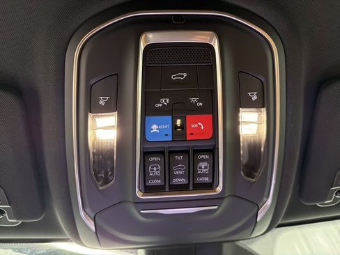 New 2025 Jeep Grand Cherokee L Summit w/ Advanced Protech Group IV image 32