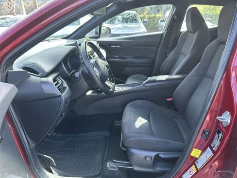 Used 2018 Toyota C-HR XLE image 15