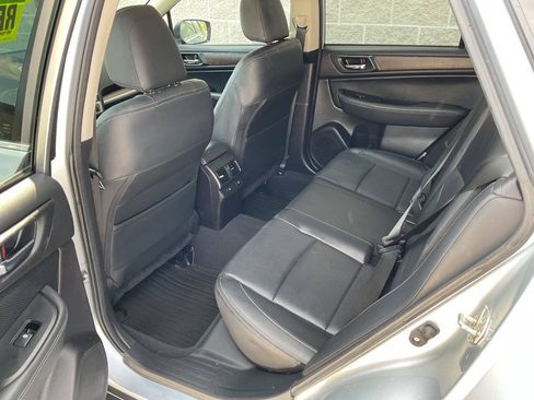Used 2016 Subaru Outback 2.5i Limited AWD/4WD image 32