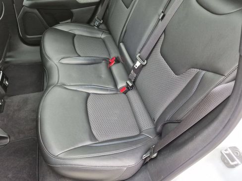 Used 2023 Jeep Compass Latitude w/ Sun and Sound Group AWD/4WD image 24