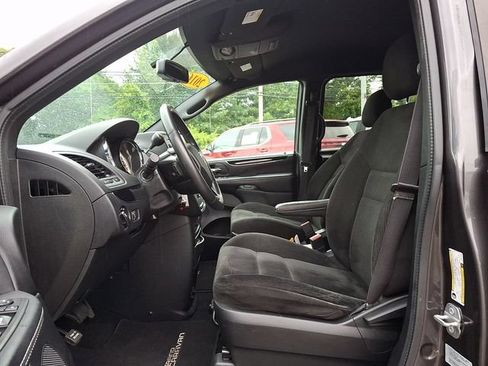 Used 2016 Dodge Grand Caravan SE FWD image 24