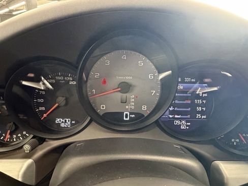 Used 2019 Porsche 911 Carrera 4S image 8
