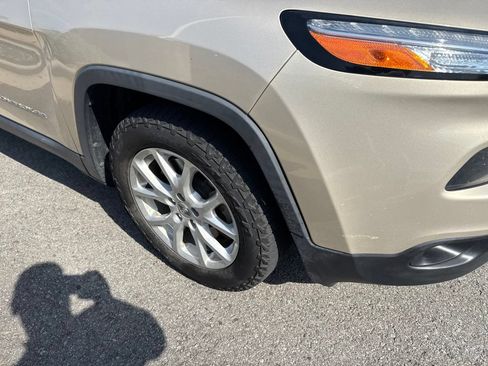 Used 2015 Jeep Cherokee Latitude w/ Comfort/Convenience Group FWD image 8