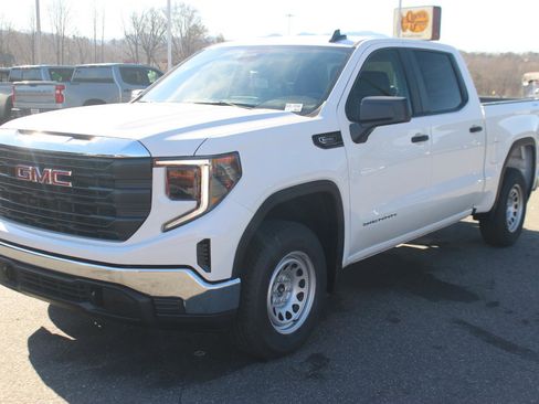 New 2026 GMC Sierra 1500 Pro image 3