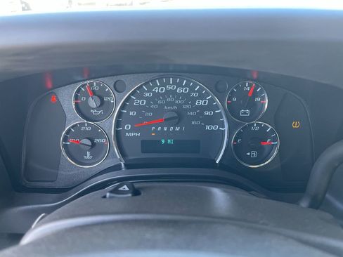 New 2025 GMC Savana 2500 Extended w/ Driver Convenience Package RWD image 11