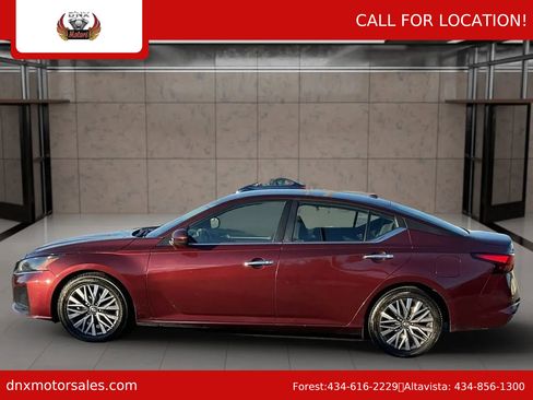 Used 2023 Nissan Altima 2.5 SV image 2