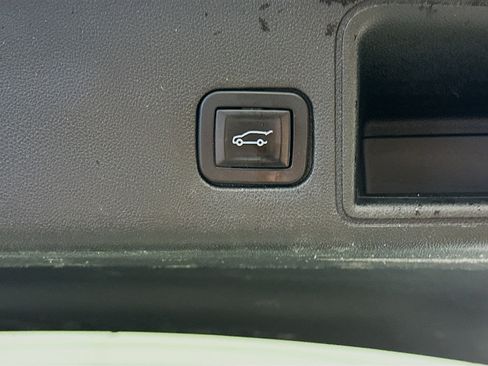 Used 2018 GMC Terrain SLT w/ Preferred Package image 29