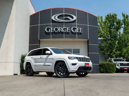 Used 2019 Jeep Grand Cherokee Altitude AWD/4WD image 1