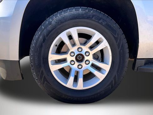 Used 2019 Chevrolet Suburban LT AWD/4WD image 32