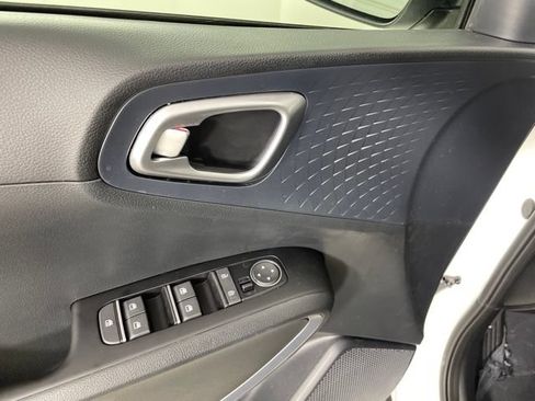 Used 2023 Kia Soul EX FWD image 12