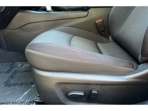 Used 2025 Nissan Altima 2.5 SV FWD image 13