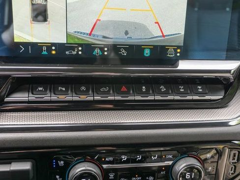 Used 2023 Chevrolet Silverado 1500 ZR2 w/ Technology Package AWD/4WD image 32