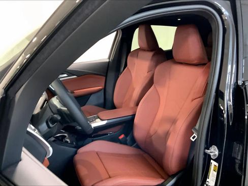New 2026 BMW X2 xDrive28i w/ Technology Package AWD/4WD image 9