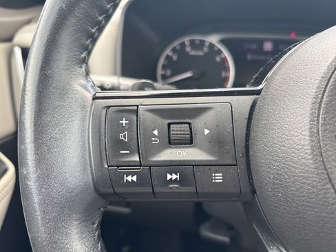 Used 2023 Nissan Rogue SL w/ SL Premium Package FWD image 6