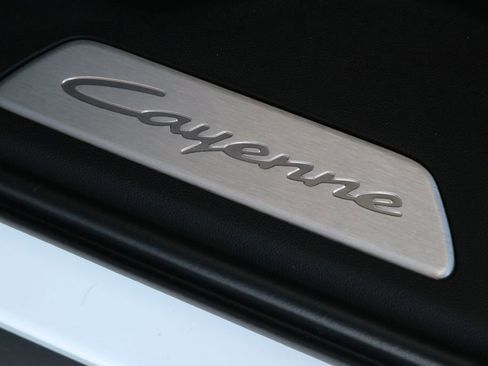 Used 2024 Porsche Cayenne image 25