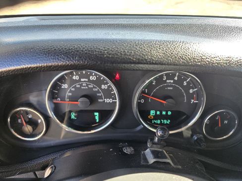 Used 2013 Jeep Wrangler Unlimited Sport w/ Connectivity Group AWD/4WD image 12