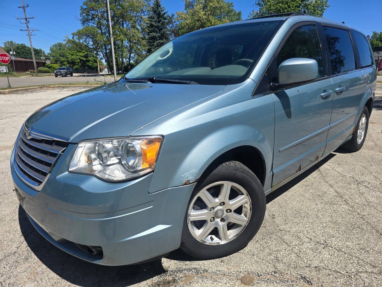 Used 2008 Chrysler Town & Country Touring FWD image 1