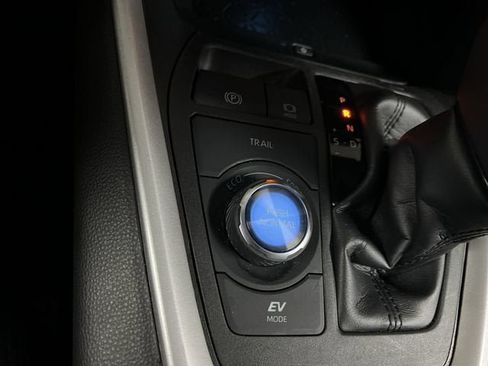 Used 2023 Toyota RAV4 XSE AWD/4WD image 35