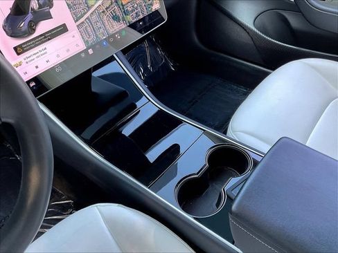 Used 2019 Tesla Model 3 RWD image 19