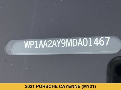 Used 2021 Porsche Cayenne AWD/4WD image 18