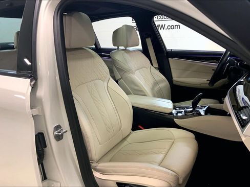 Used 2022 BMW 540i xDrive w/ Executive Package image 8