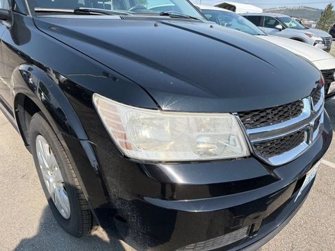 Used 2016 Dodge Grand Caravan SXT w/ Rear Park Assist Package FWD image 4