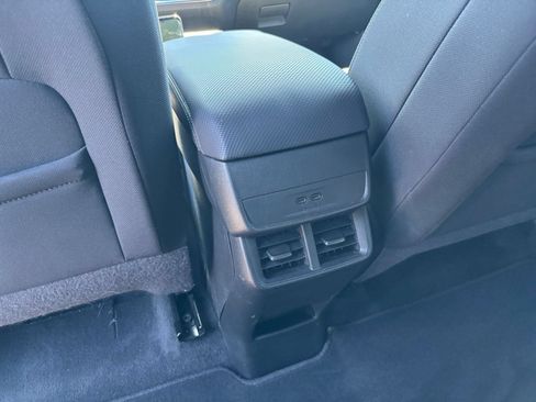Used 2025 Chevrolet Equinox LT FWD image 23